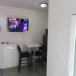 Vinko Apartment *